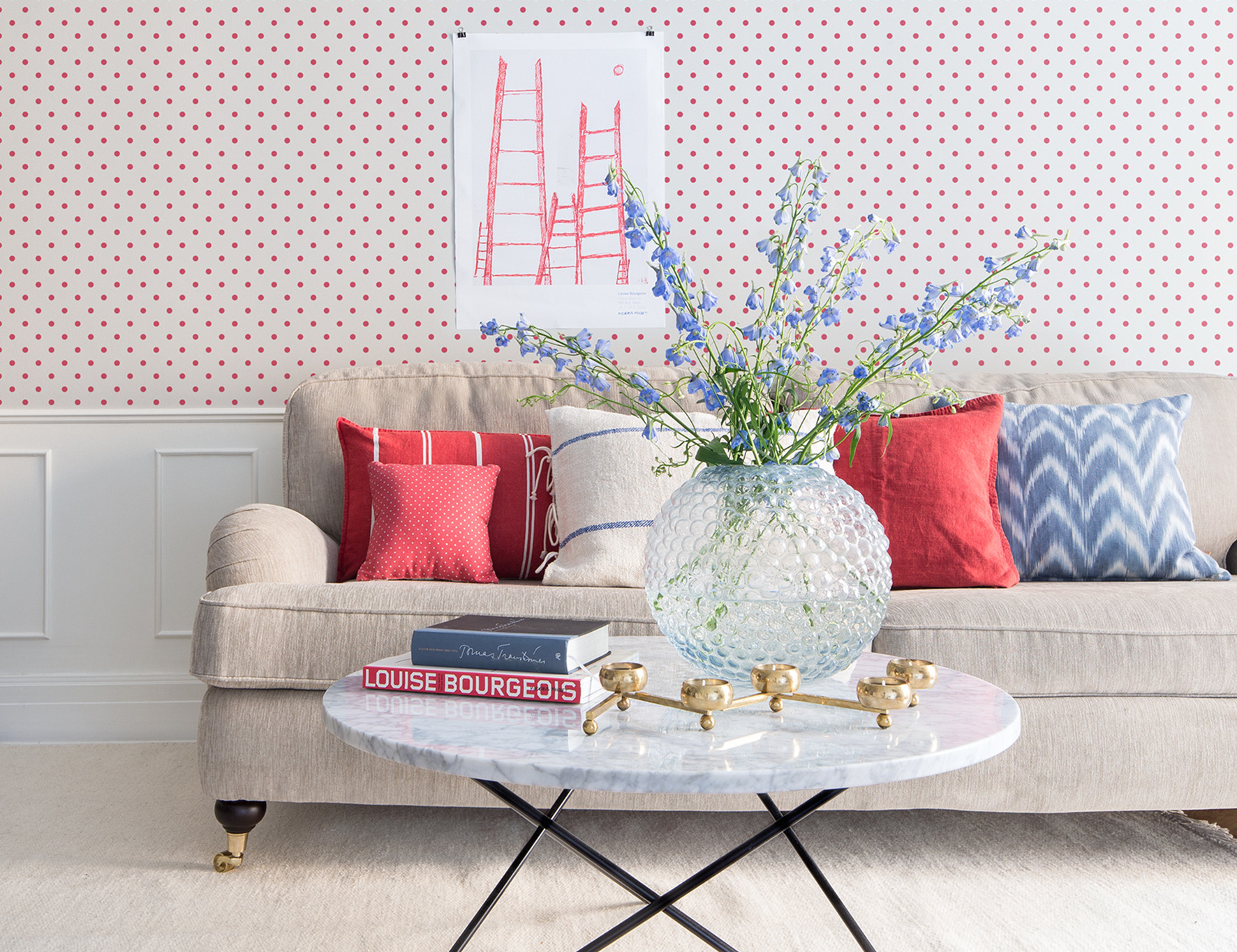 Små innslag av farge kan gi rommet ny energi. 