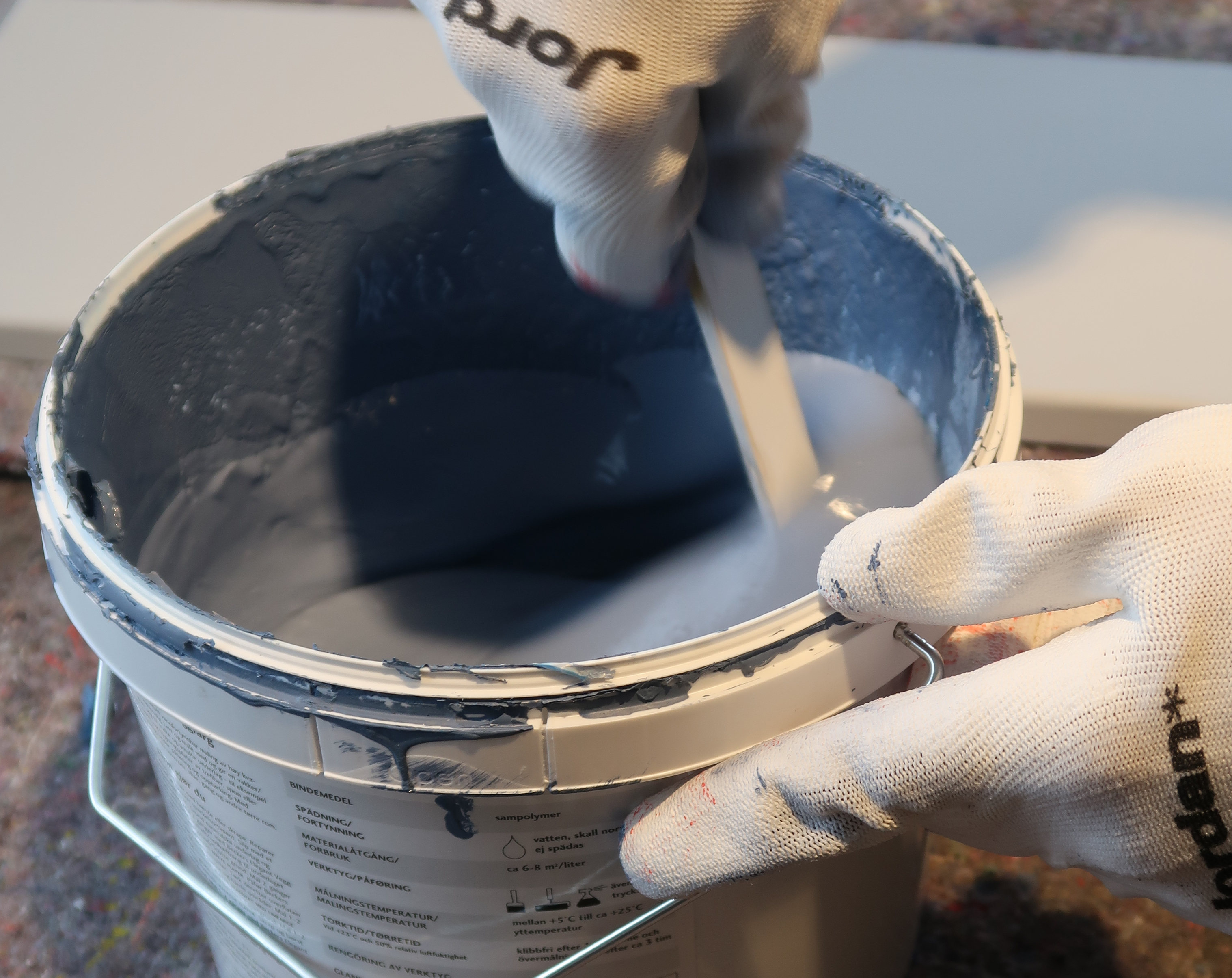 Blå maling til veggen