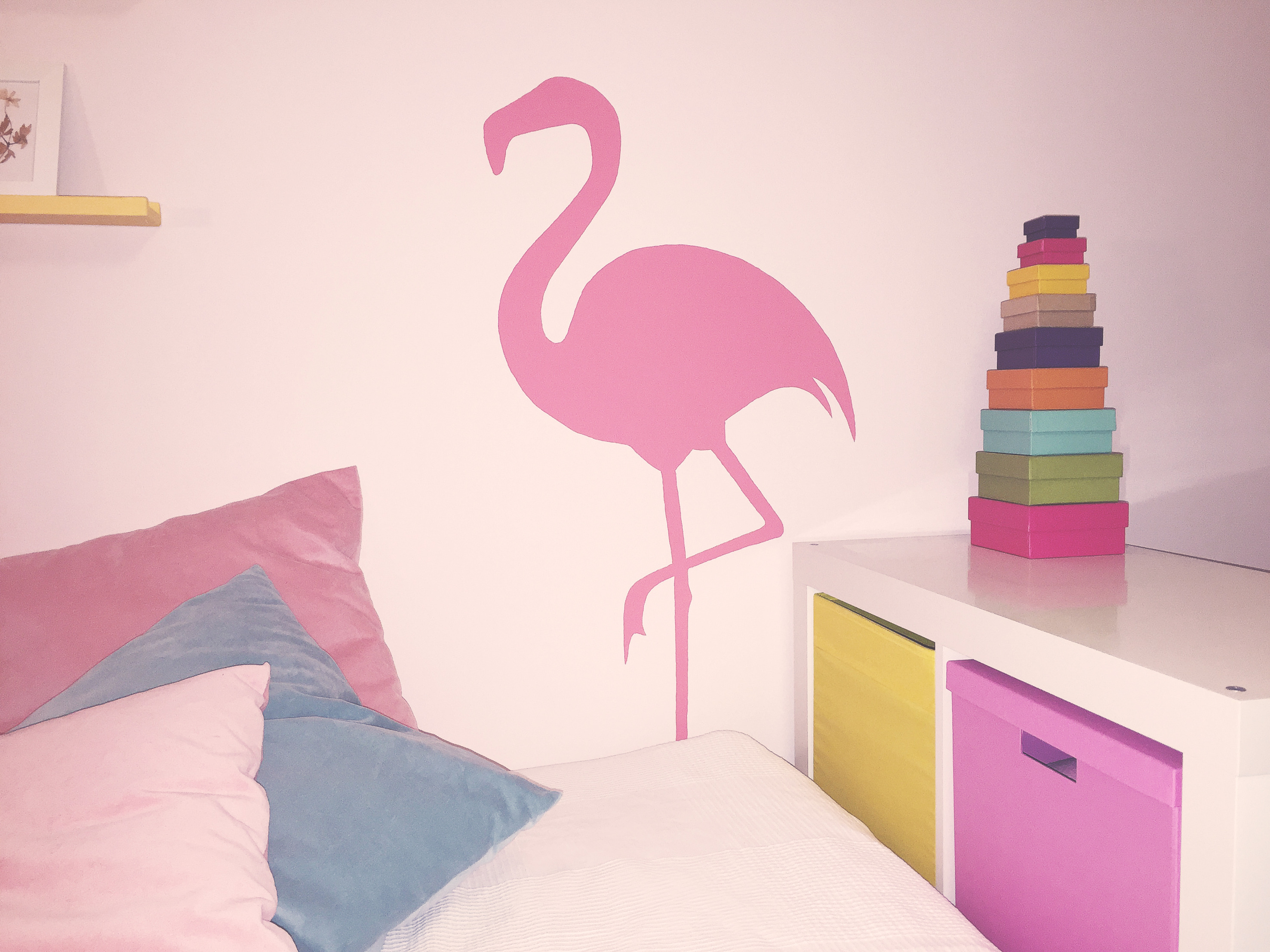 Fyll ut med maling innenfor strekene.