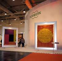 Vorwerk er Tysklands største teppeprodusent og presenterte seg deretter på denne flotte stand. Vorwerk produserer heldekkende tepper, men også avpassede tepper - som her vist på bildet.