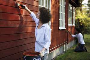 Inviterer du til vennedugnad når du skal male huset, går jobben ti ganger så raskt.
