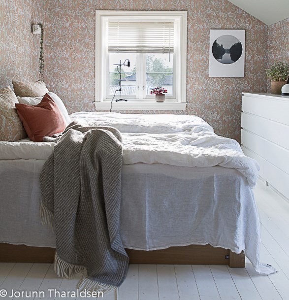 Lyst og luftig på soverommet