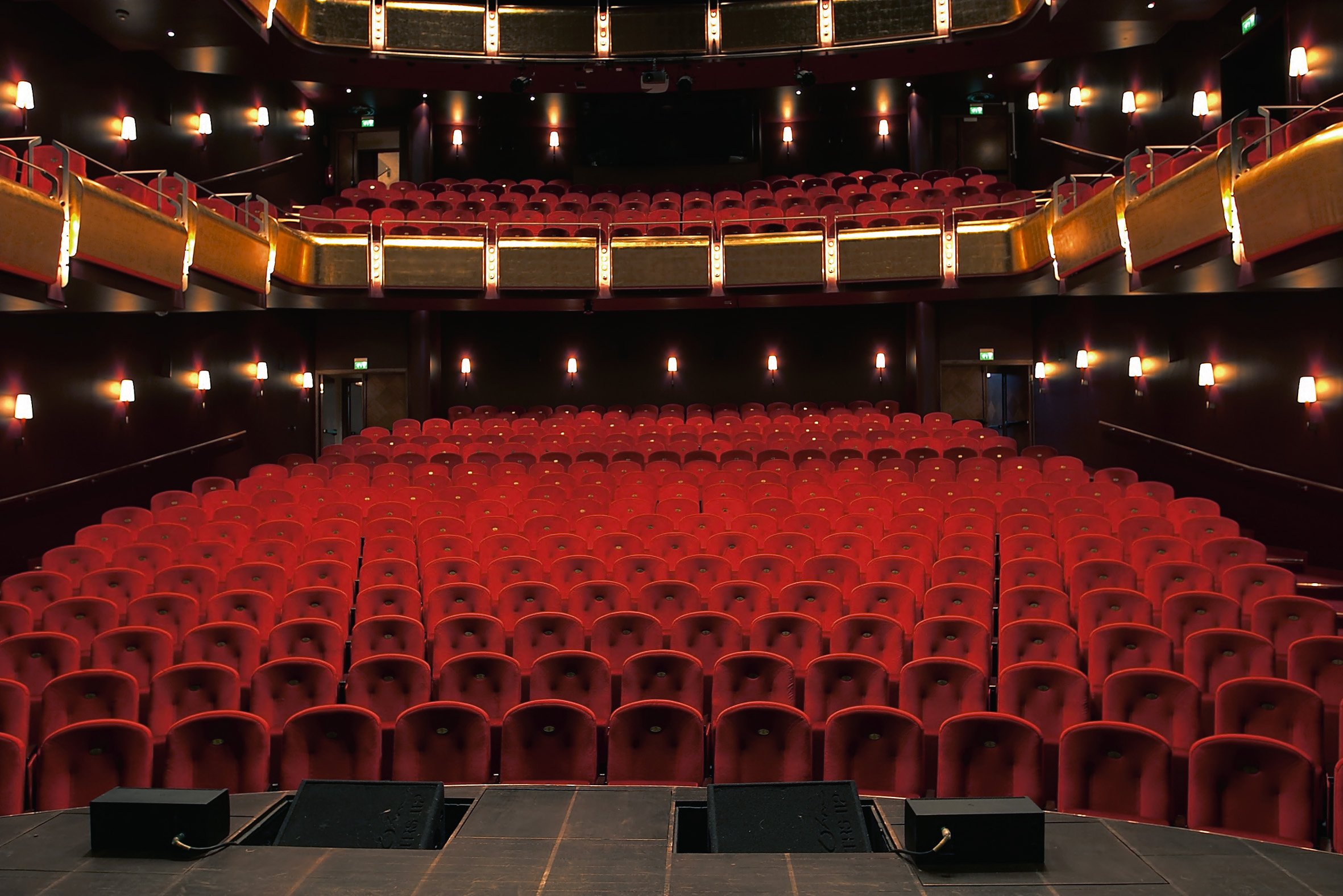 Oljet tregulv på Edderkoppen