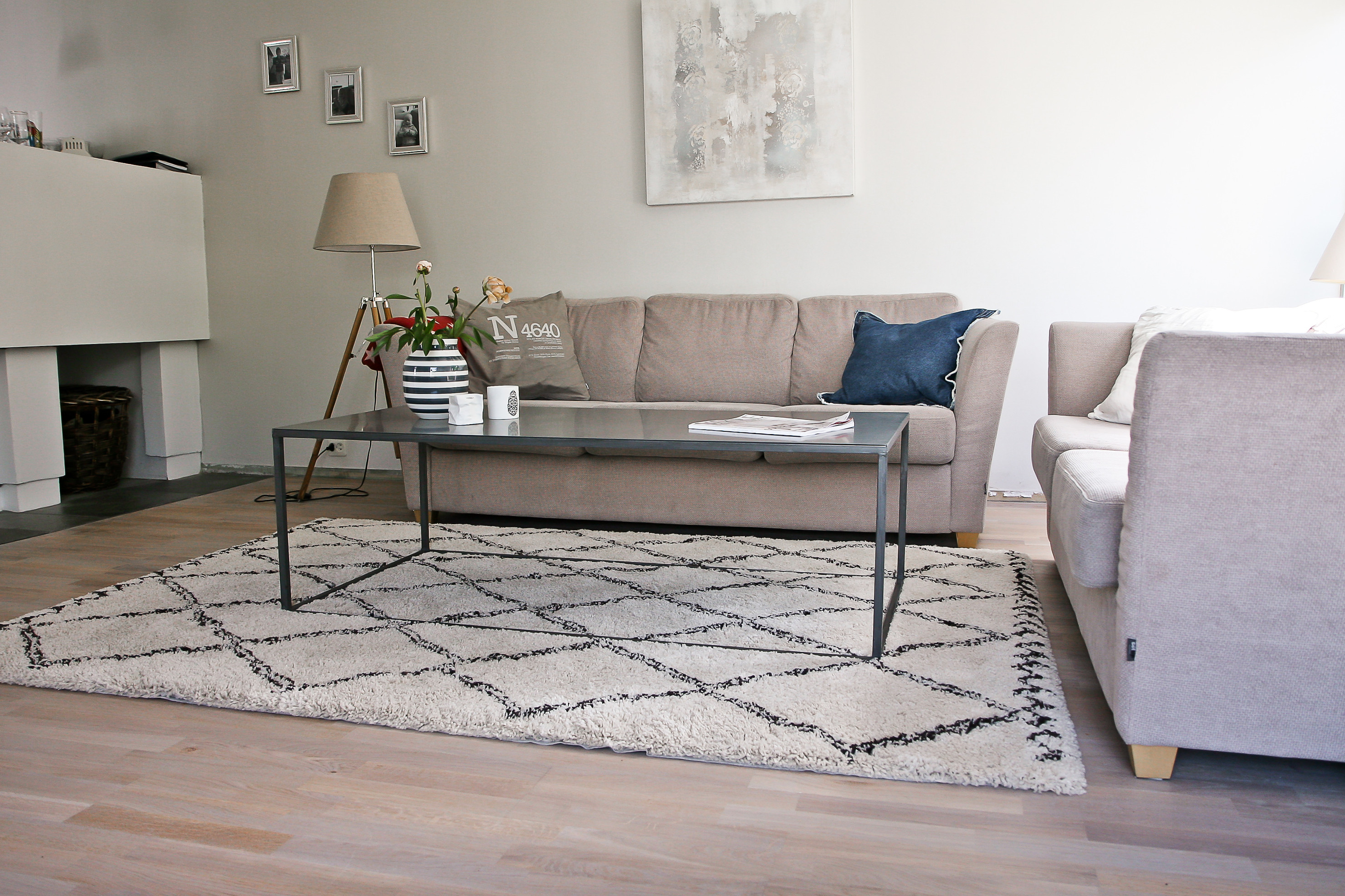 Etter sliping og behandling med en pigmentert hardvoksolje fra Alanor, ser gulvet nytt og fresht ut. Hardvoksoljer kan brukes p&aring; nye og p&aring; tidligere oljebehandlede flater. Er flaten lakkert, m&aring; lakken slipes vekk f&oslash;rst.