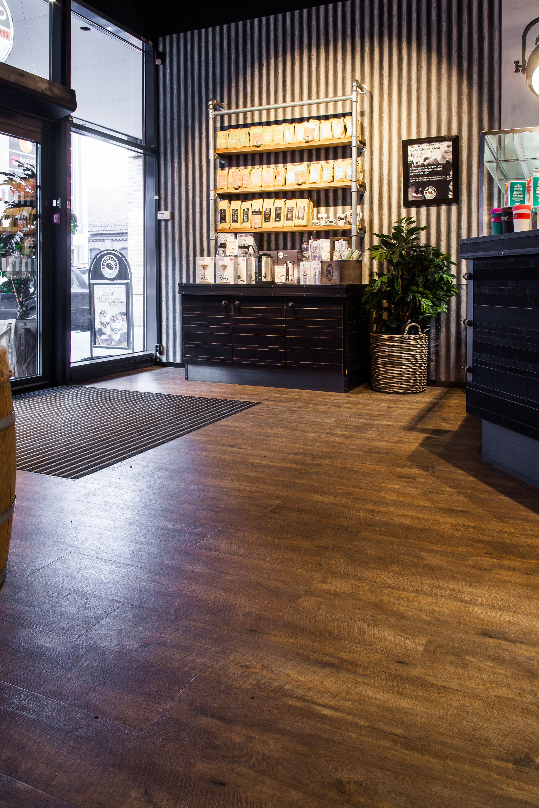 I skjønn forening: Da Espresso House åpnet sin første kaffebar i 1996, var tanken klar: Kaffe av beste kvalitet skulle forenes med et behagelig og avslappet miljø. Denne tanken står fremdeles sentralt.