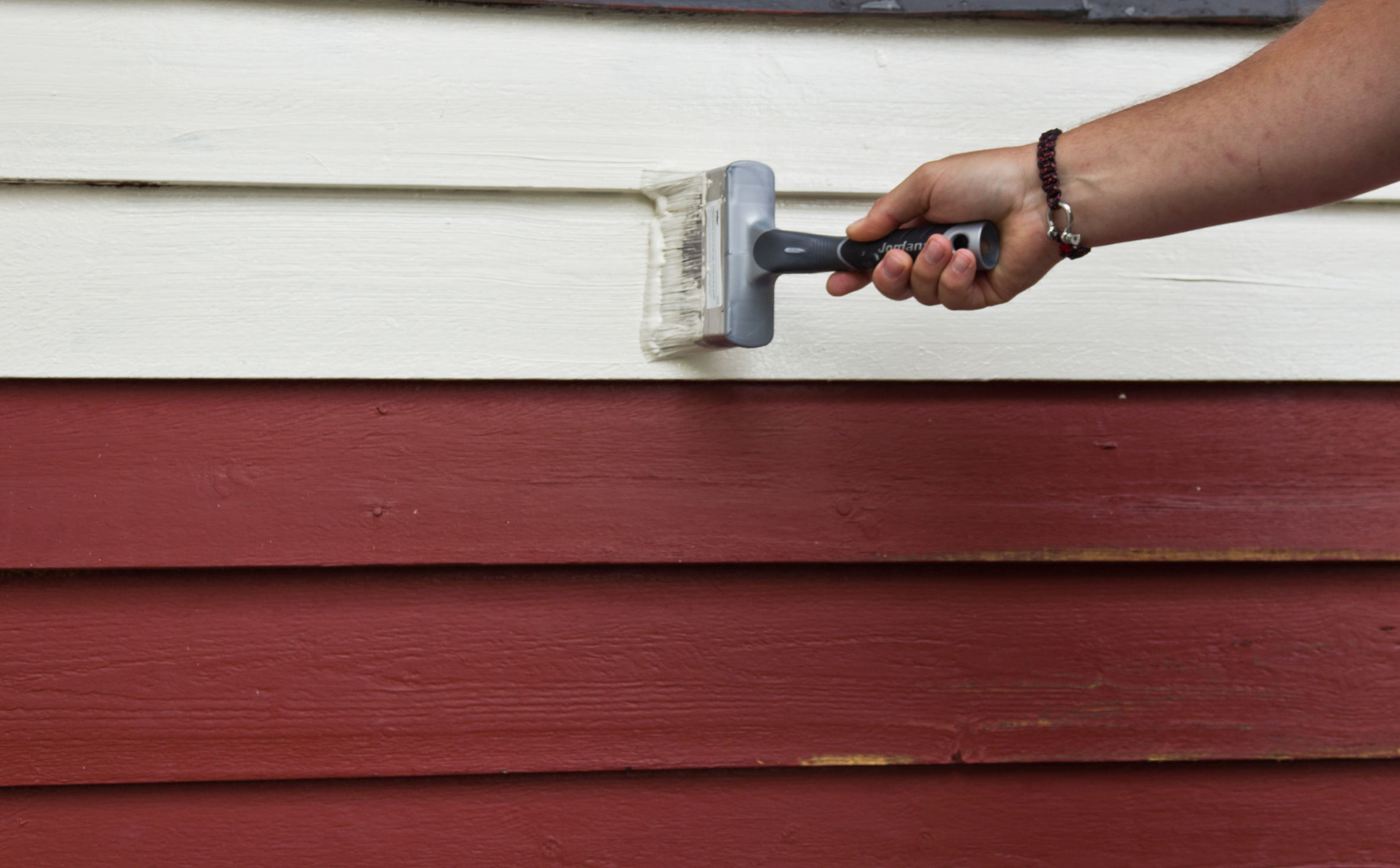 Male huset to strøk