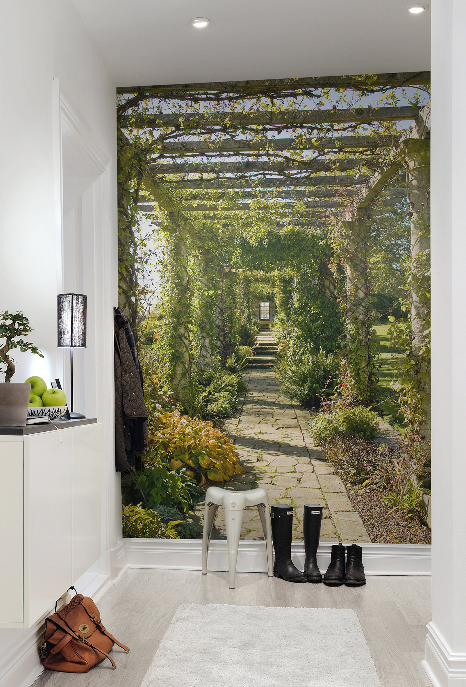 Fondveggen er den første du ser når du stiger inn i et ro, som her i entreén.