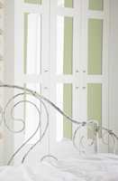 Floral Themes er en ny fibertapetkolleksjon fra Fantasi Interiør. Grønt gir god søvn.