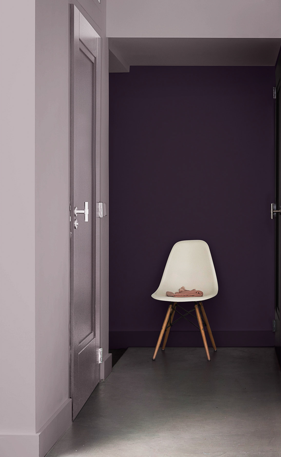 Ulik glans dør og vegg