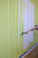 Maler du en vegg grønn, får du et skikkelig friskt blikkfang. Färgbygge naturmaling i fargen Kermit fra Miljømal.
