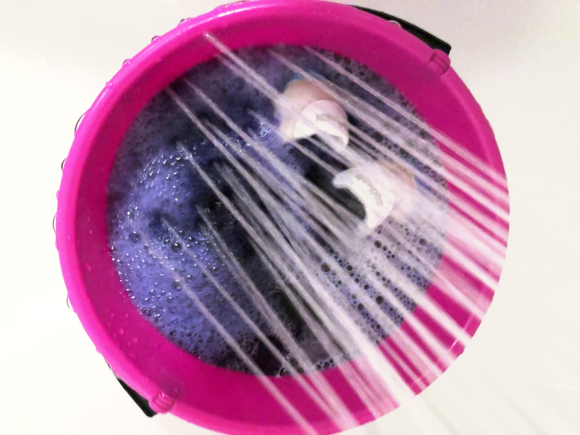 tøyfarge er drøy i bruk