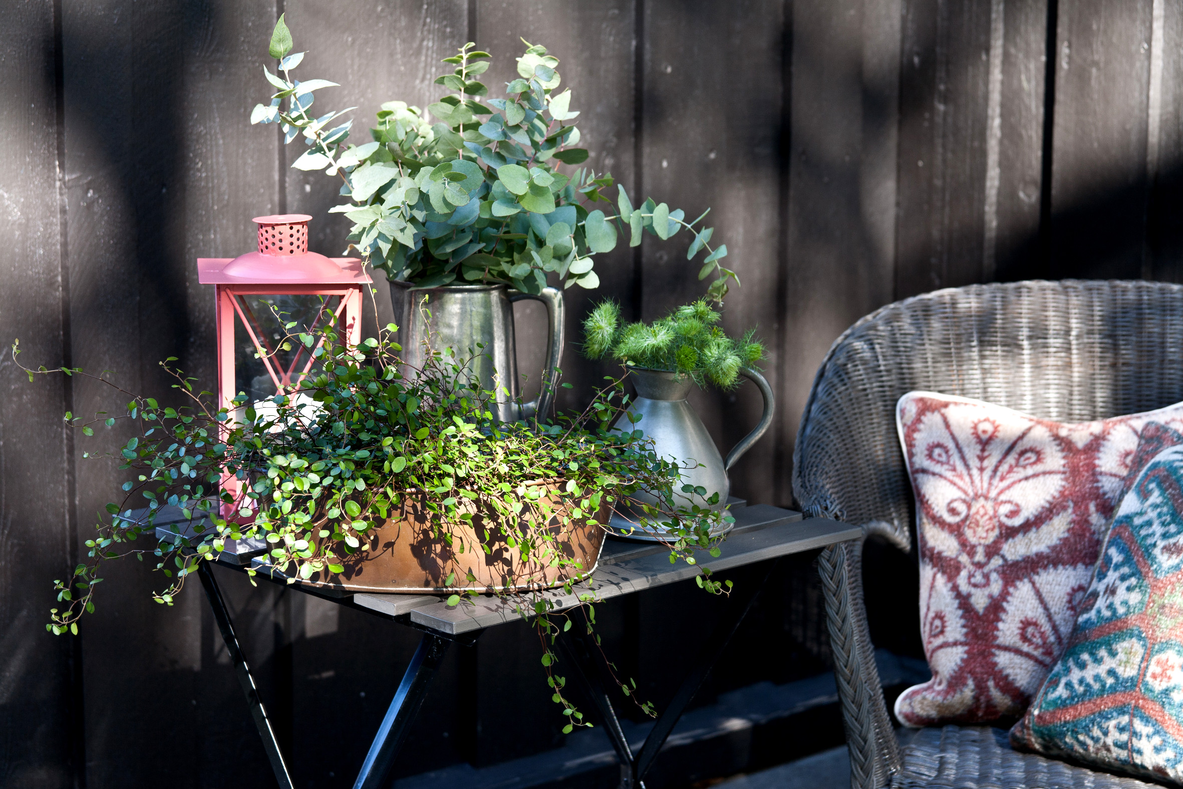 Gjenbruk - male hagemøbler