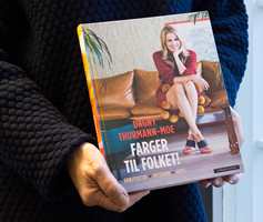 <b>FARGER TIL FOLKET:</b> Dagny Thurmann-Moe gir ut bok om farger. Boken er utgitt på Cappelen Damm.