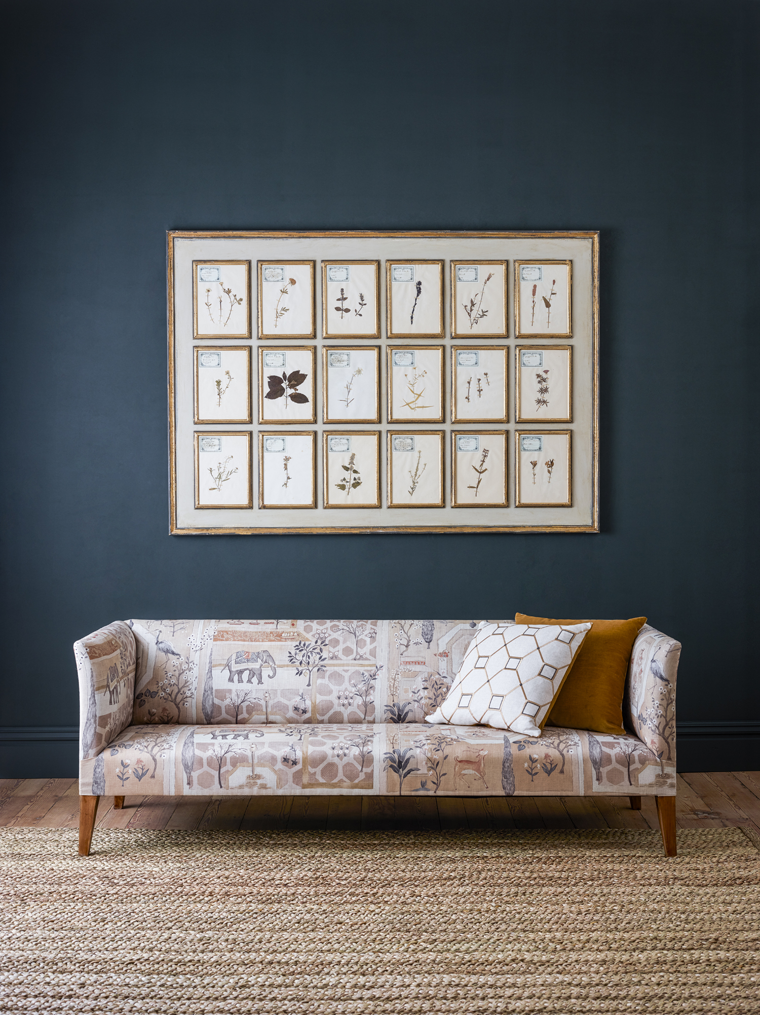 FARGEVALG: Et smart sted å begynne jakten på farger, er å se på vegger og møbler. (Foto: INTAG)