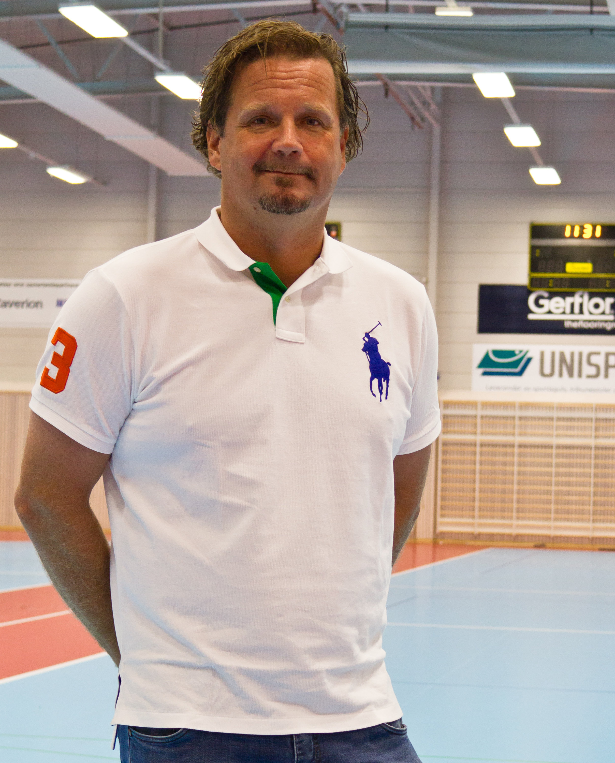 FALLSKADER: – Traumene som oppstår hvis en eldre person faller er så store at man må strekke seg langt for å unngå dem, sier Hans B. Fasmer i Gerflor.