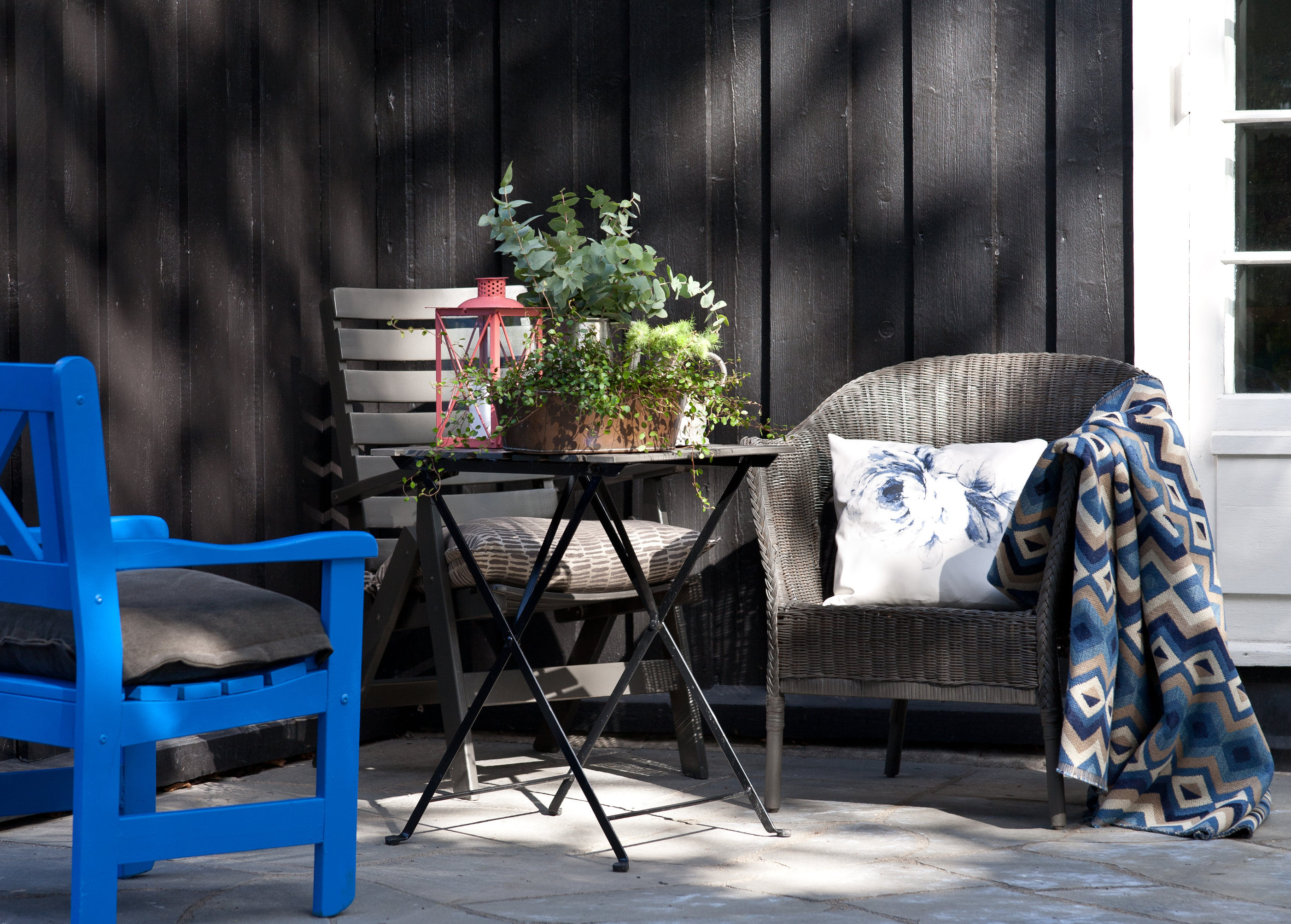 FAVORITT: Mal i farger du trives med. Blått, grått, brunt, rosa – det er opp til deg! (Foto: Trine Midtsem/ifi.no)