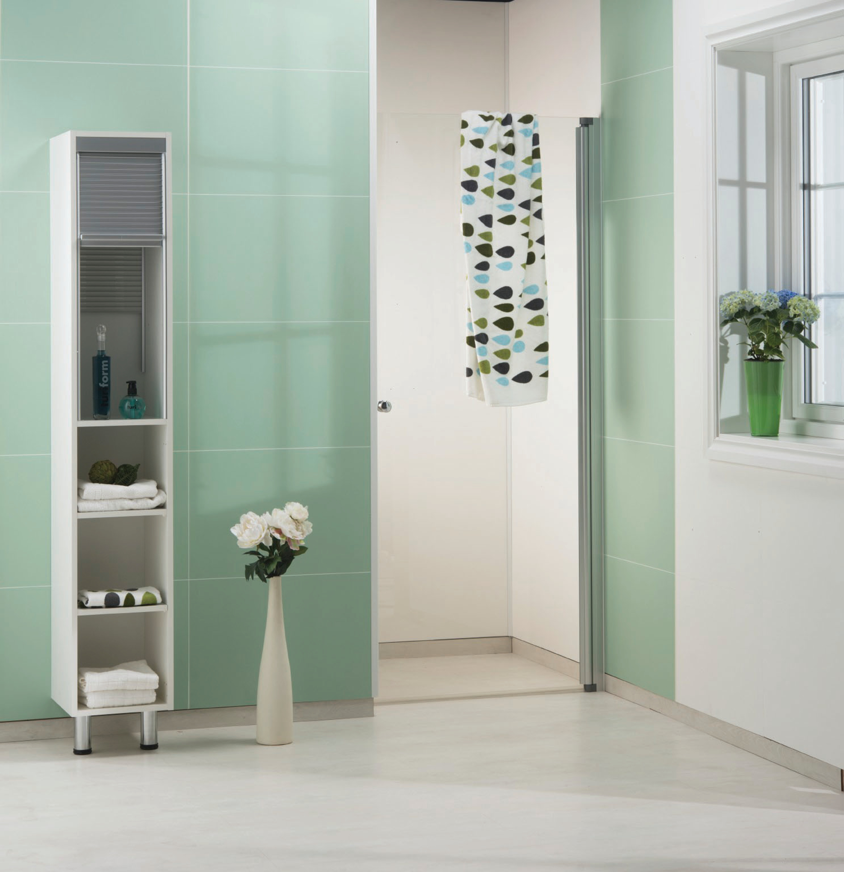 Delikat bad med Colour Collection, i fargene Hanoy og Rhodos. 