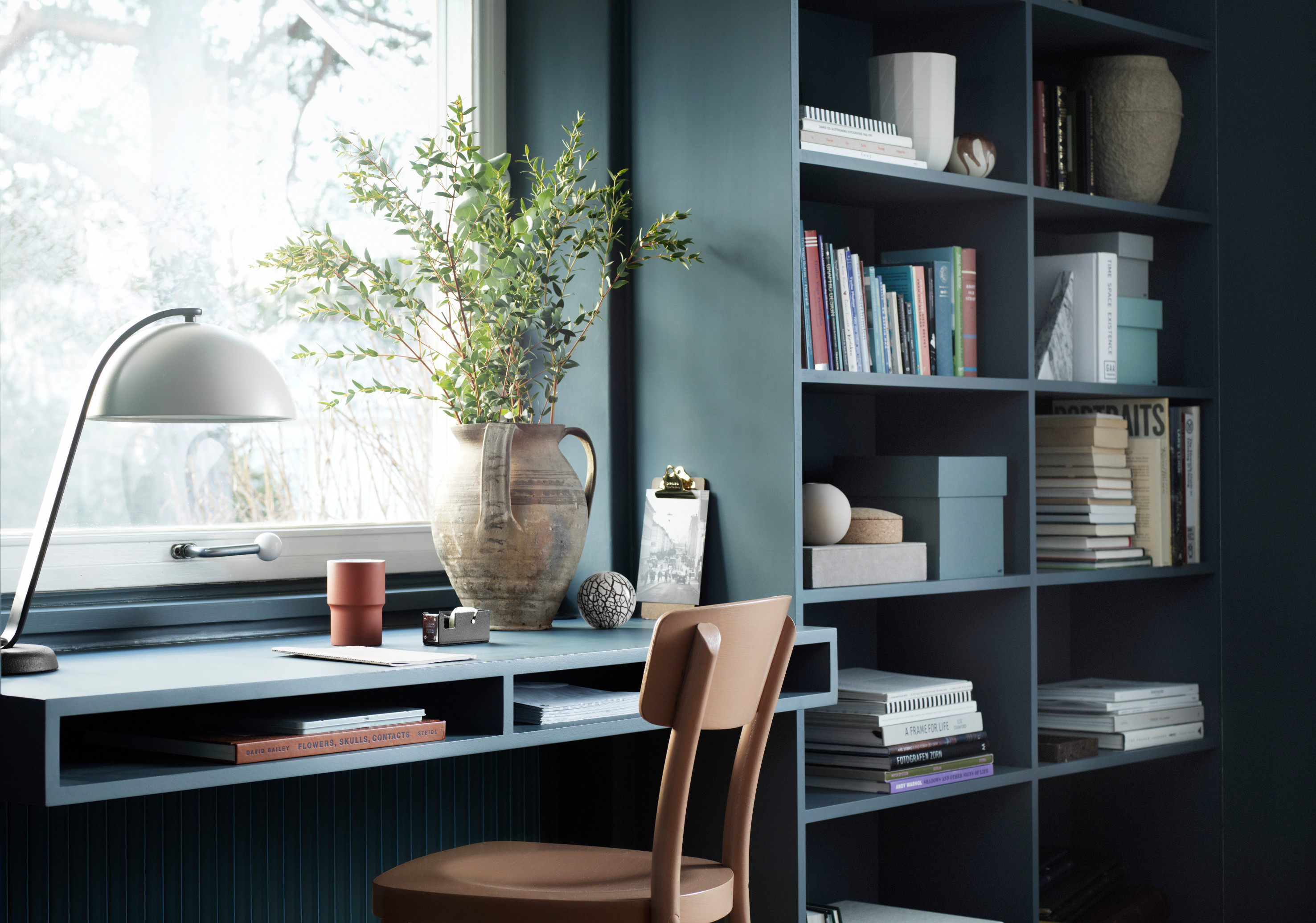 Male hylle i veggfargen