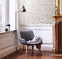 ELEGANT: Et elegant og litt herskapelig interiør kan dempes og gjøres litt mer avslappet med mer moderne, enklere møbler. Tapetet her er fra kolleksjonen Glasshouse fra Borge.