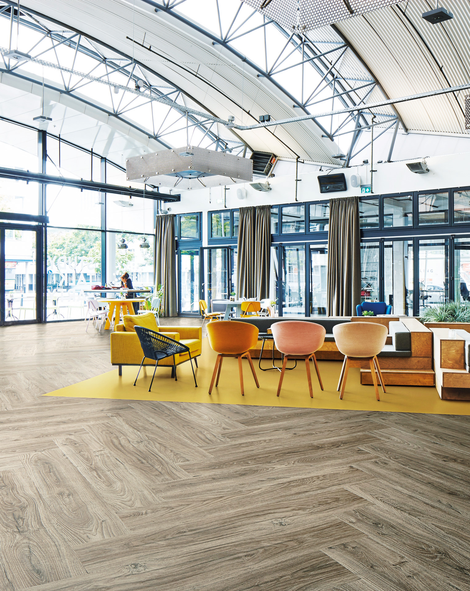 Designgulv i fiskebeinsmønster