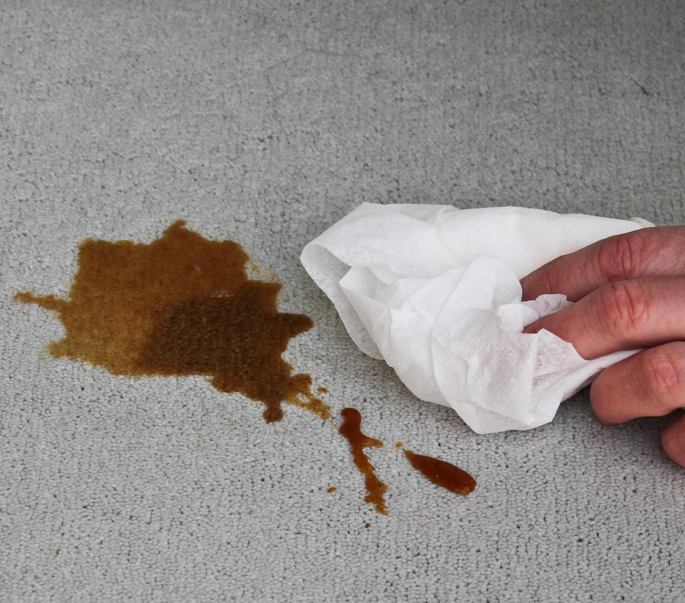 Vær rask hvis du søler på teppet