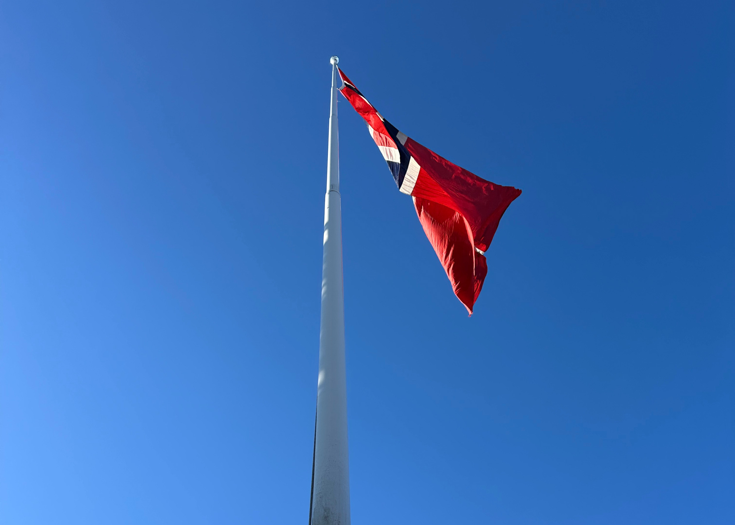 Flagget til topps!