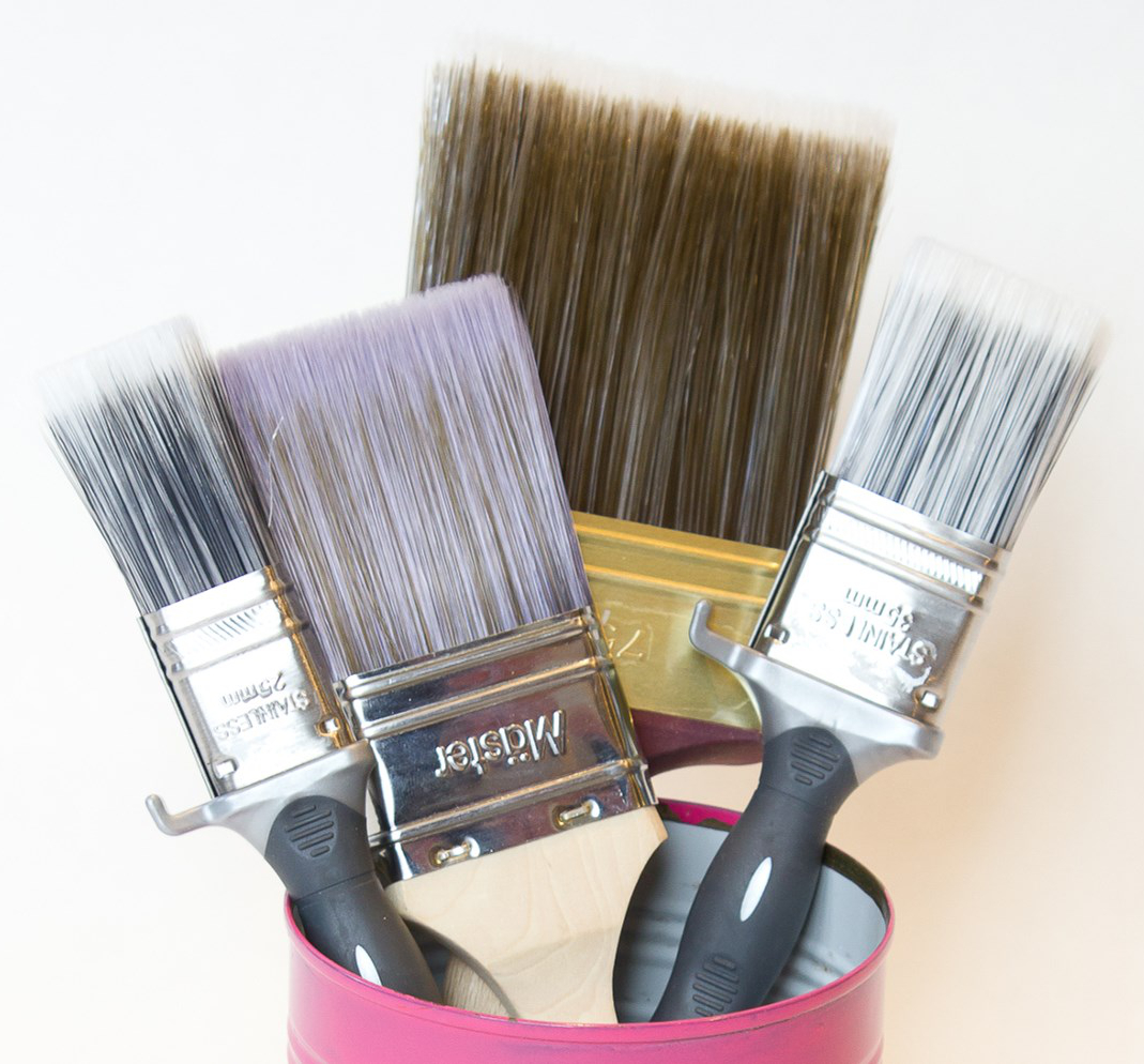 Godt verktøy gjør arbeidet mye enklere, og gir et bedre sluttresultat. Ta derfor godt vare på rull og pensler.