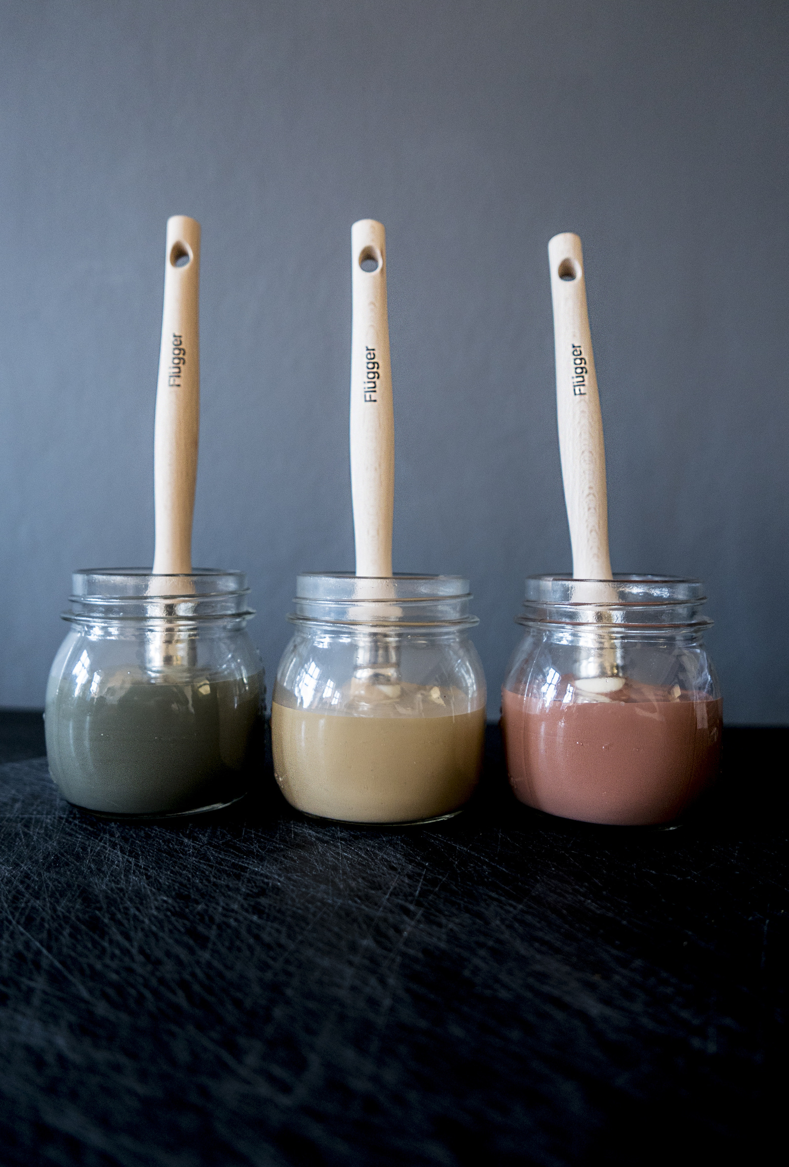 FARGENE: Metropolitan, Globe og Rich Orange – alle danner de fine baktepper for designene.