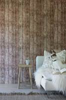 <b>TRENDY TRE:</b> Trelook er trendy inne nå. Og med ferdigtapetserte veggplater i designet «Wooden Stripe», kan du enkelt få looken hjemme hos deg.