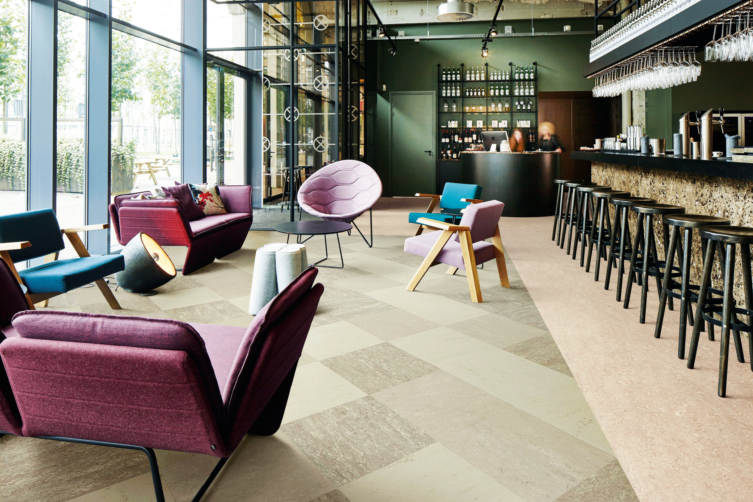 Designfliser av linoleum