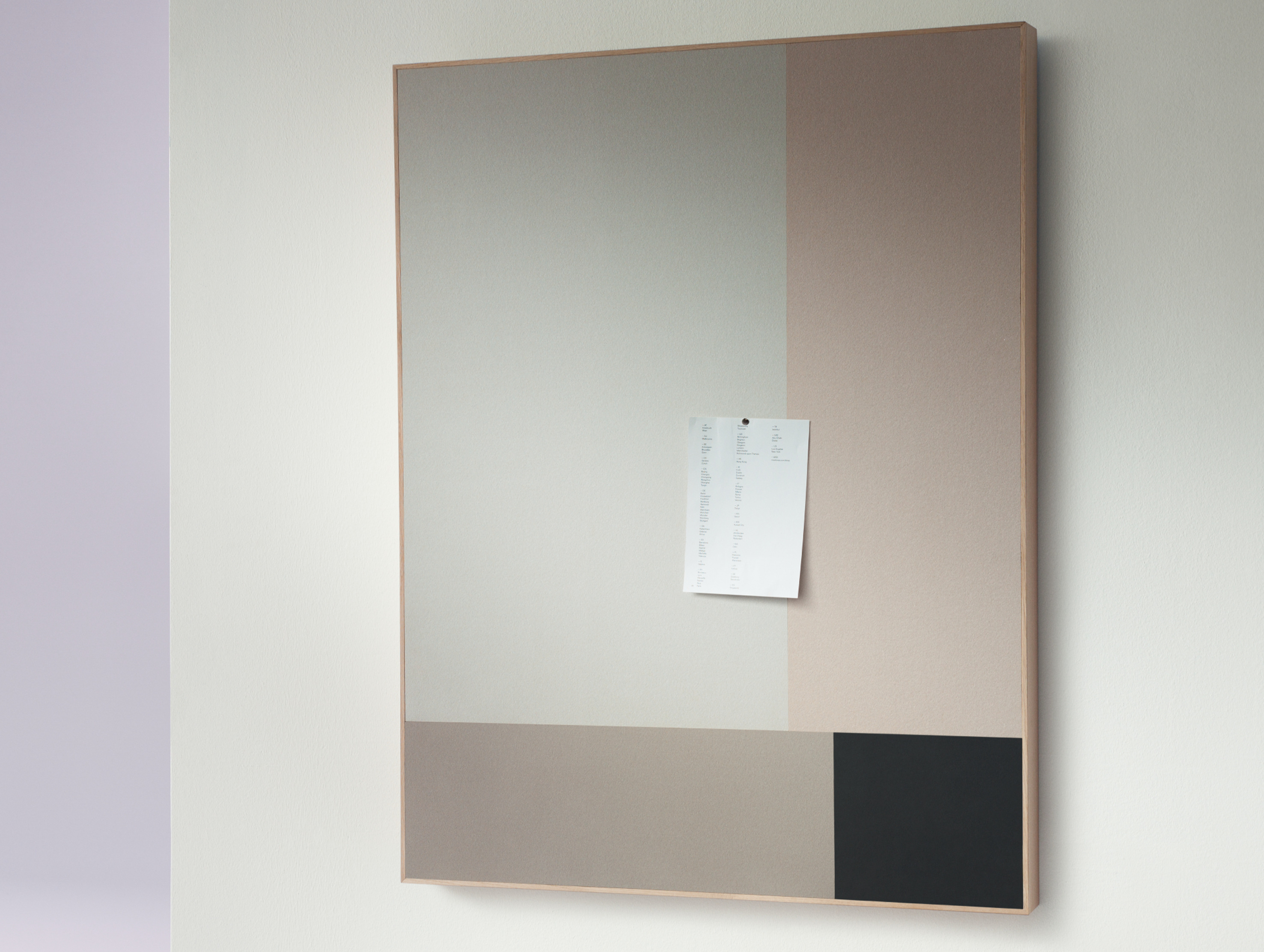 Her er linoleumen rammet inn, med flere farger sammen. 