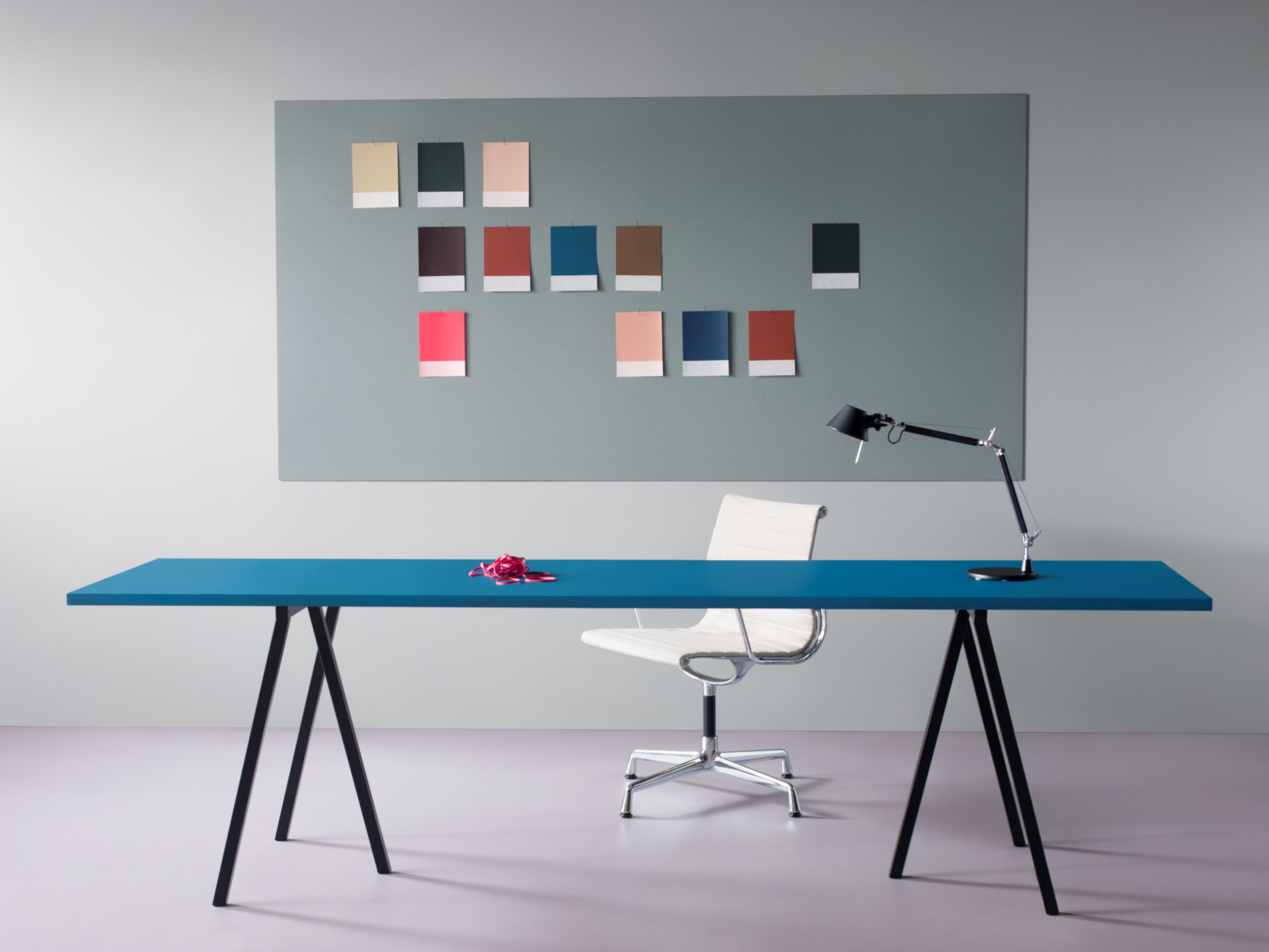 Hjemmekontor eller på arbeidsstedet – stilige omgivelser. 