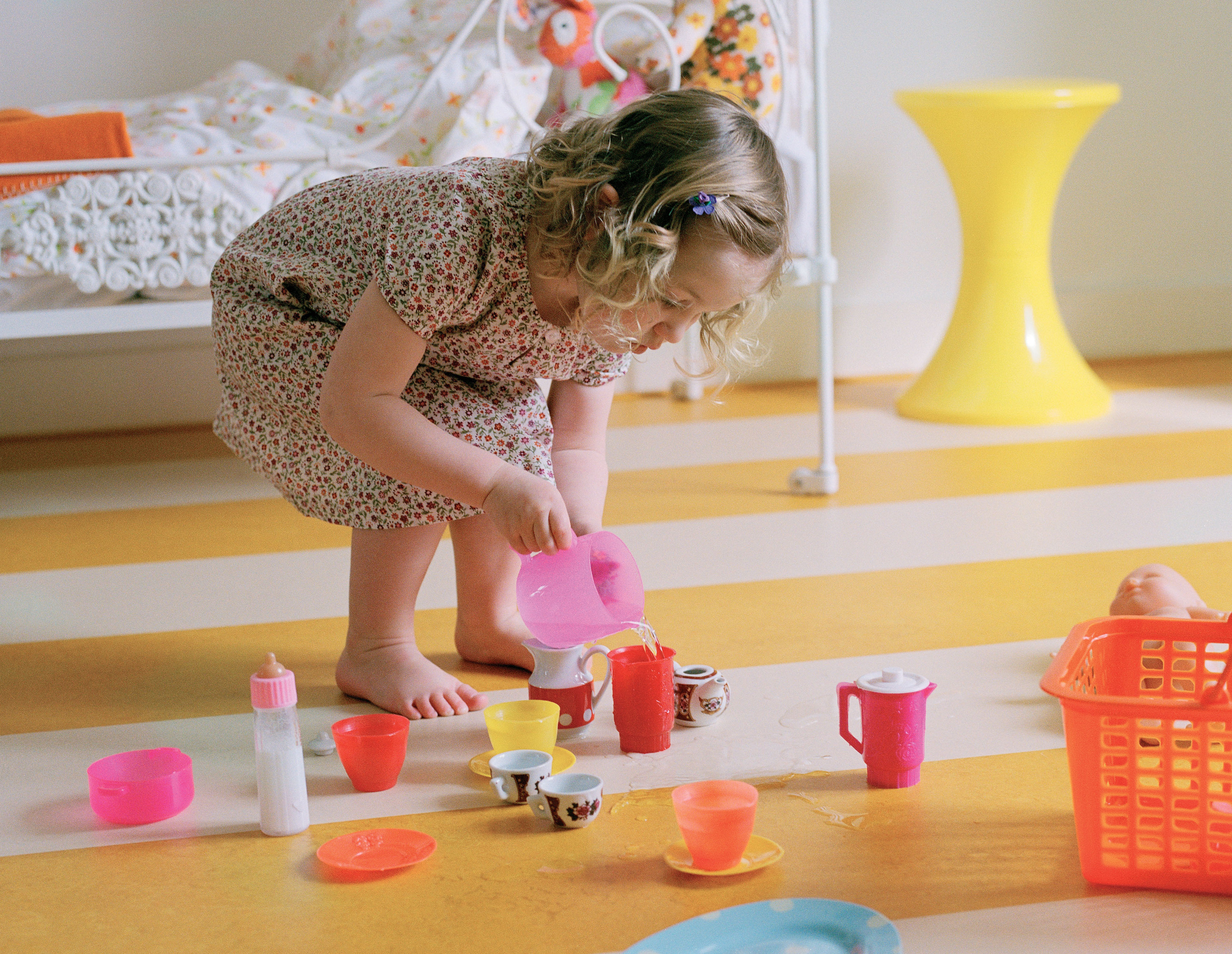 Linoleumsfliser lagt i striper, Marmoleum Click fra Forbo.