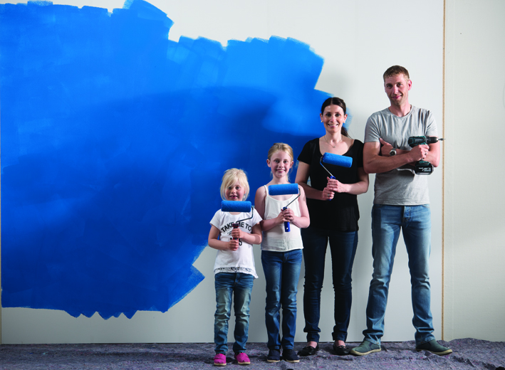 Du trenger ikke å bruke masse tid på å sparkle og pusse. Her er veggen slett når du setter den opp.