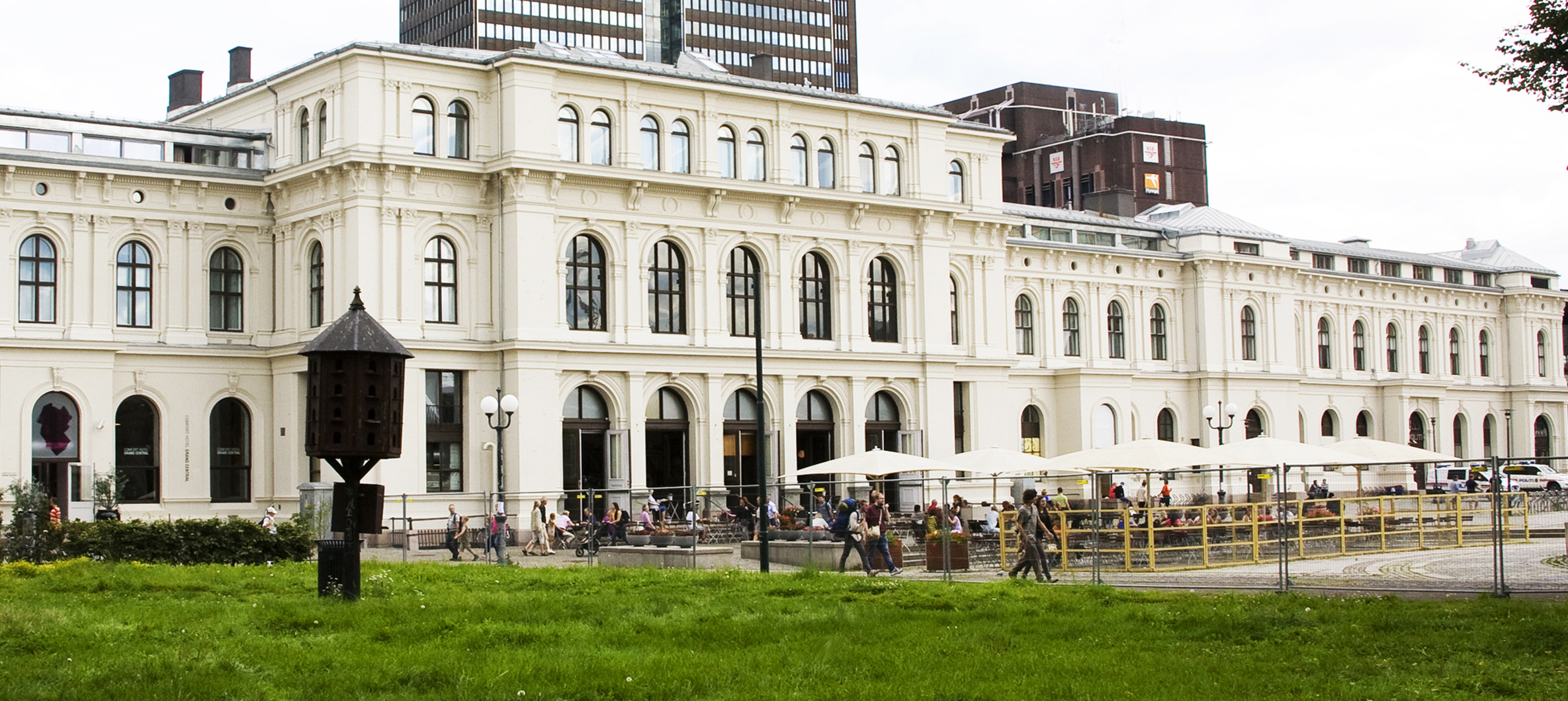 Østbanehallen og Universitetet i ny og hvit drakt