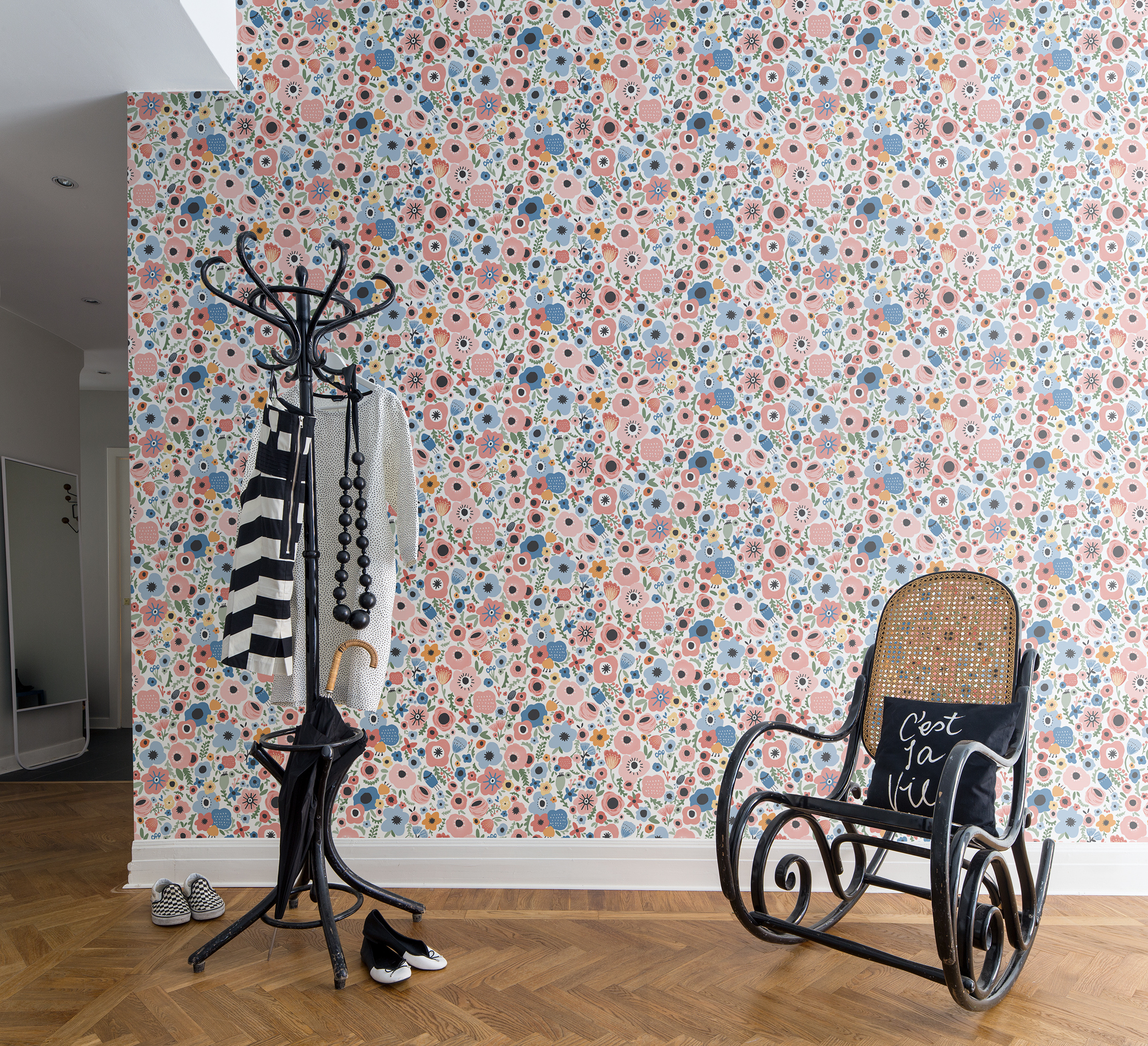 Tapethyllene i farge- og byggevarehandelen bugner av mønstre og farger. 