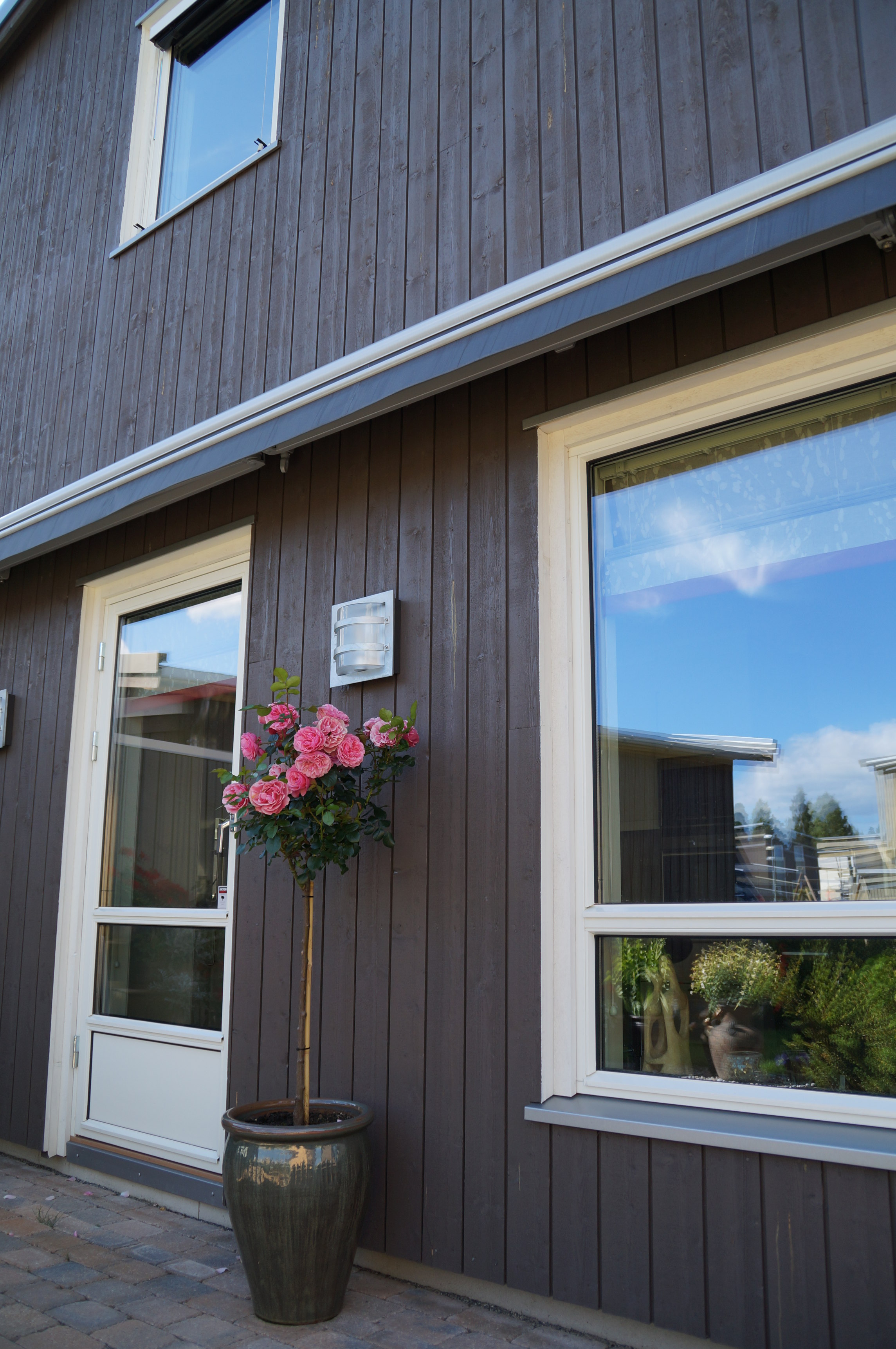 Samme farge vil oppfattes ulikt p&aring; matte og blanke flater.