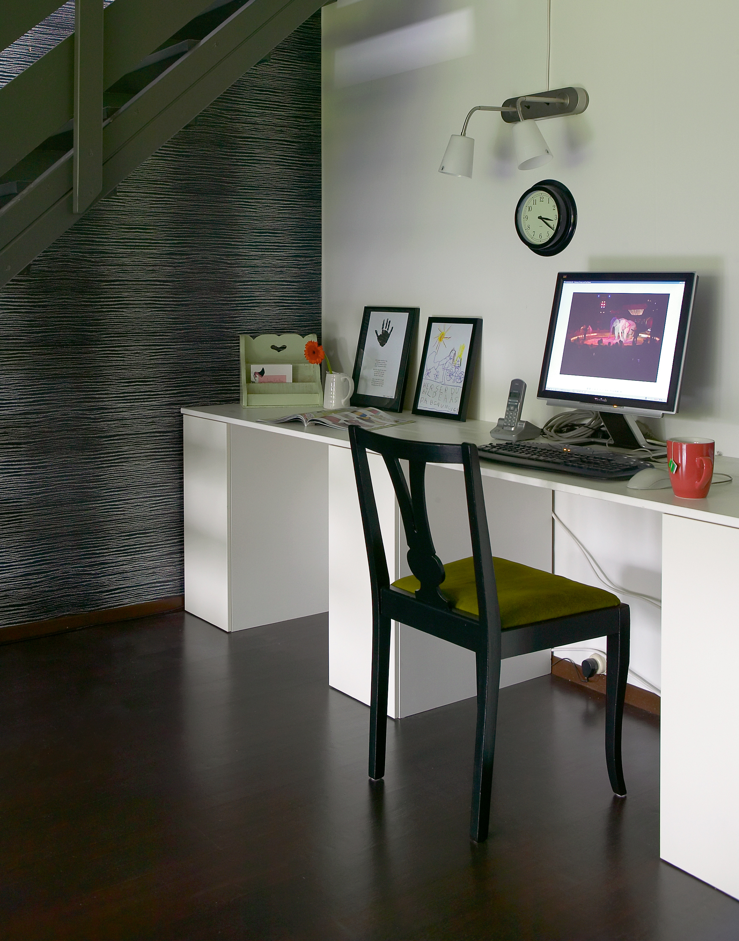 Hjemmekontor under trapp