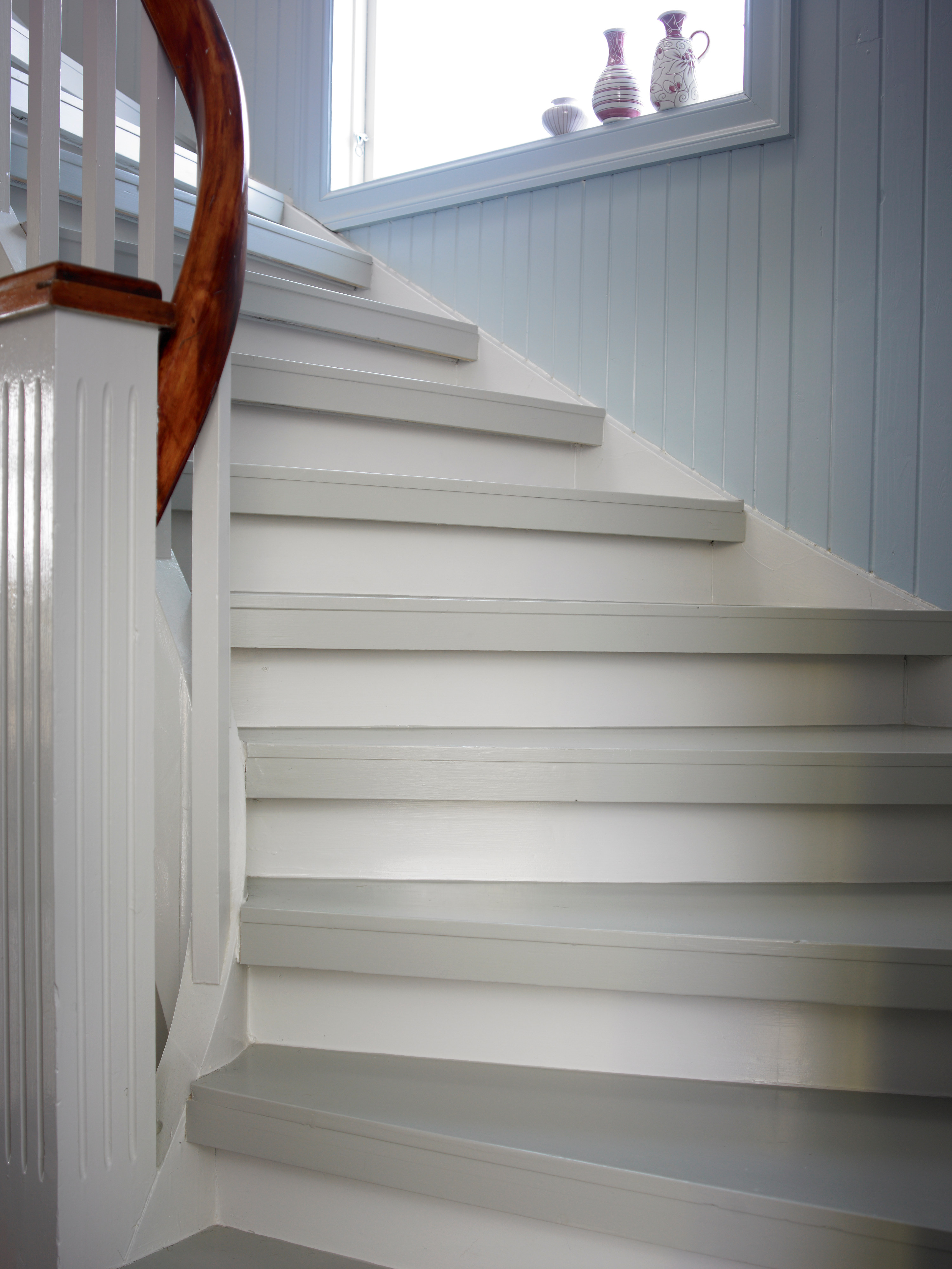 N&aring;r det knirker i trappen er det bare treverket som beveger seg.