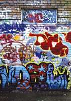 Kanskje bedre at mor og far kan henge grafitti på veggen enn at ungdommene sprayer det selv? Motivet  kommer fra Inspirasjon Import.