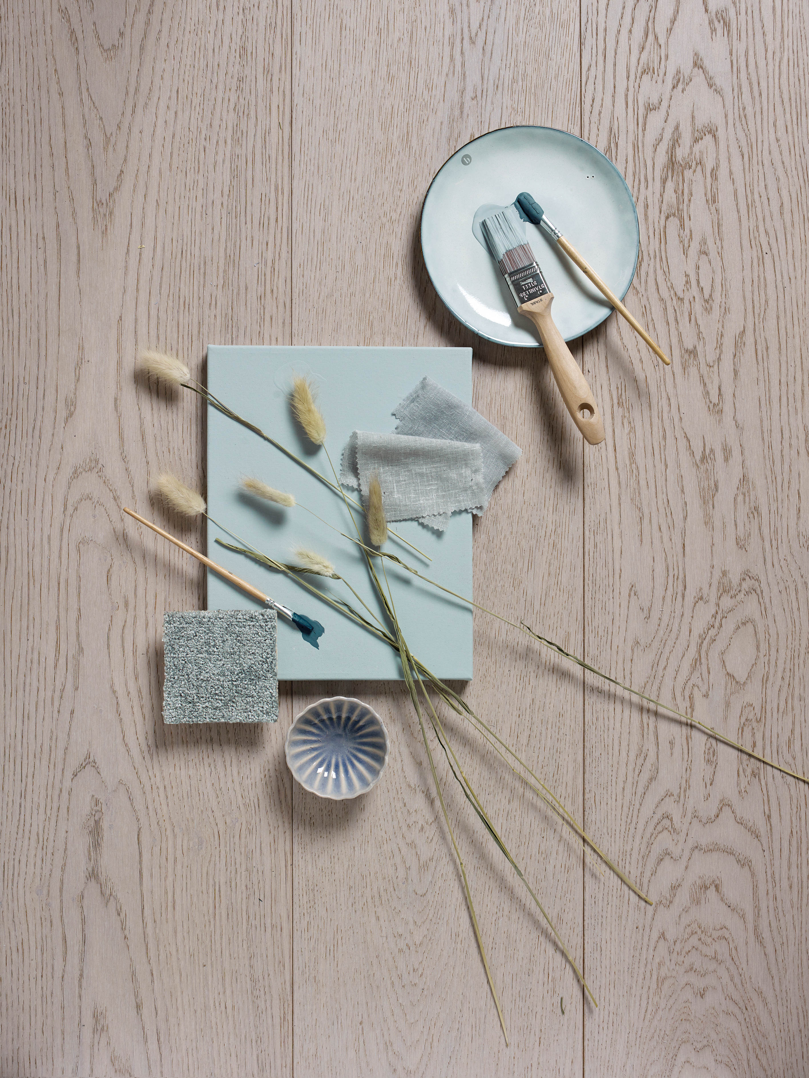 Material- og fargekollage i blåtoner. fra Fargerikes blå fargekart 2021.