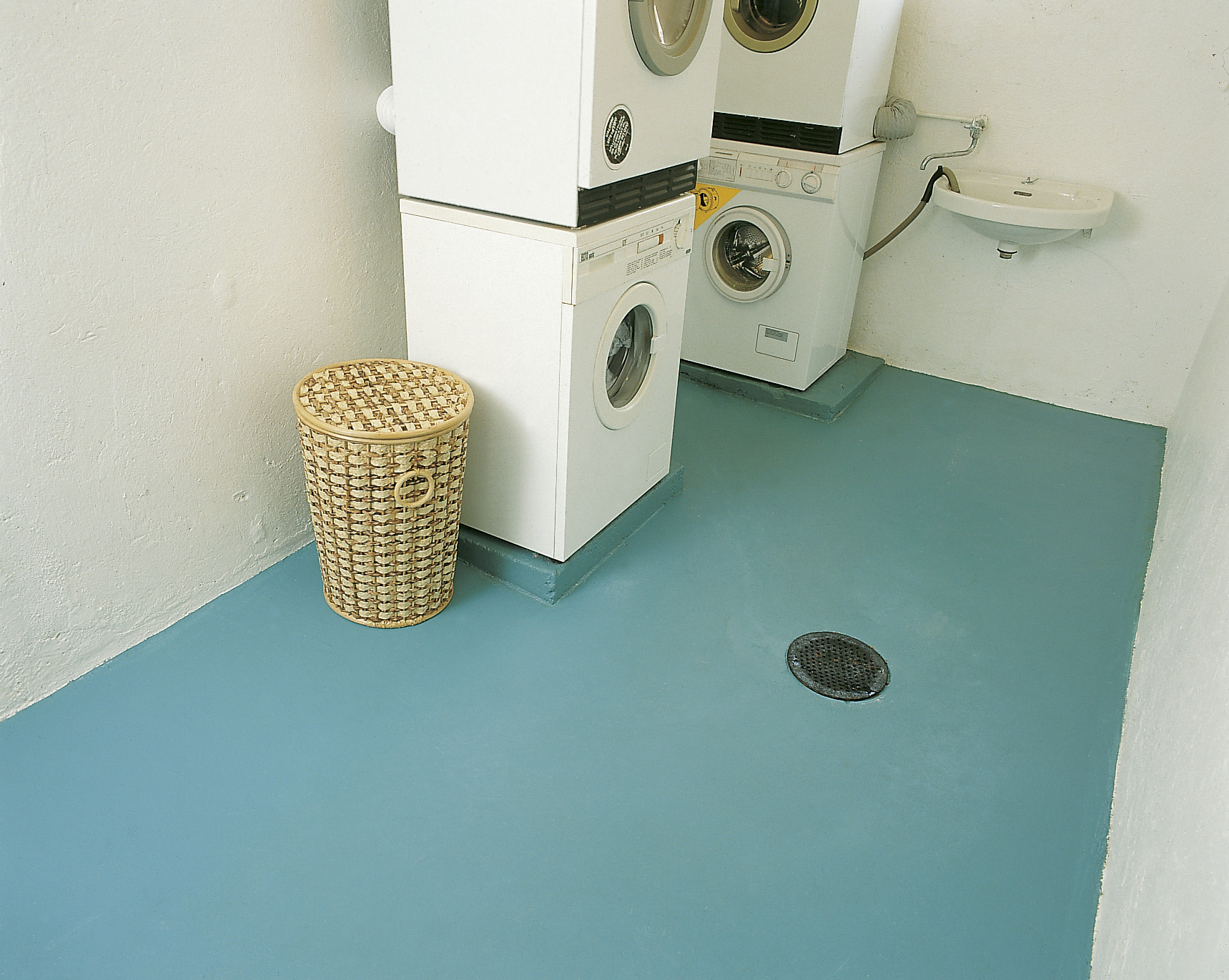 Hva gjør vi med fuktig betonggulv i kjelleren? 