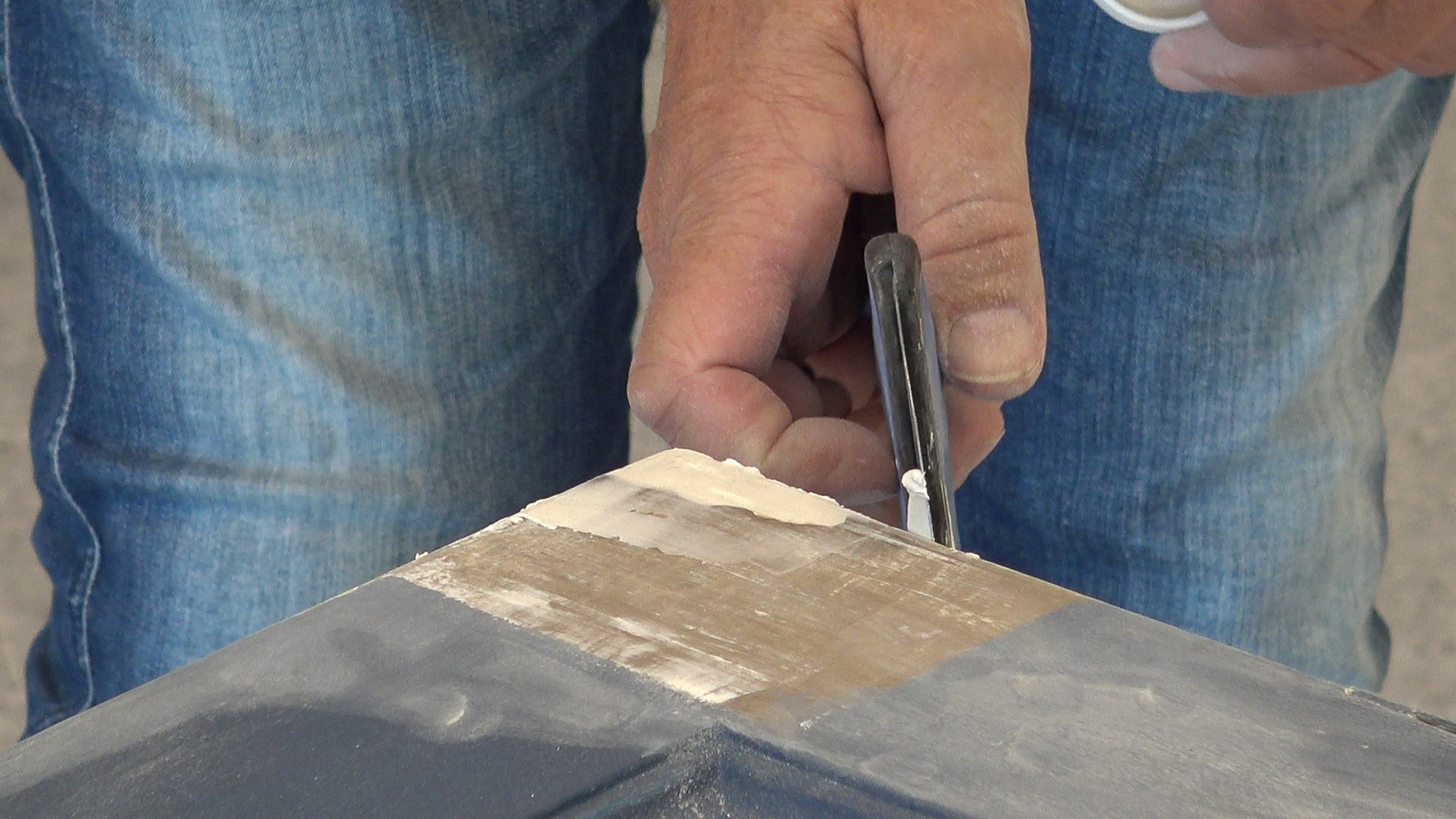 fyll hull med sparkelmasse