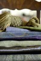 Bohem og glam blandes, men det skal ikke være jålete. Tekstiler skaper en tyngde i interiøret. (Foto: Green Apple)