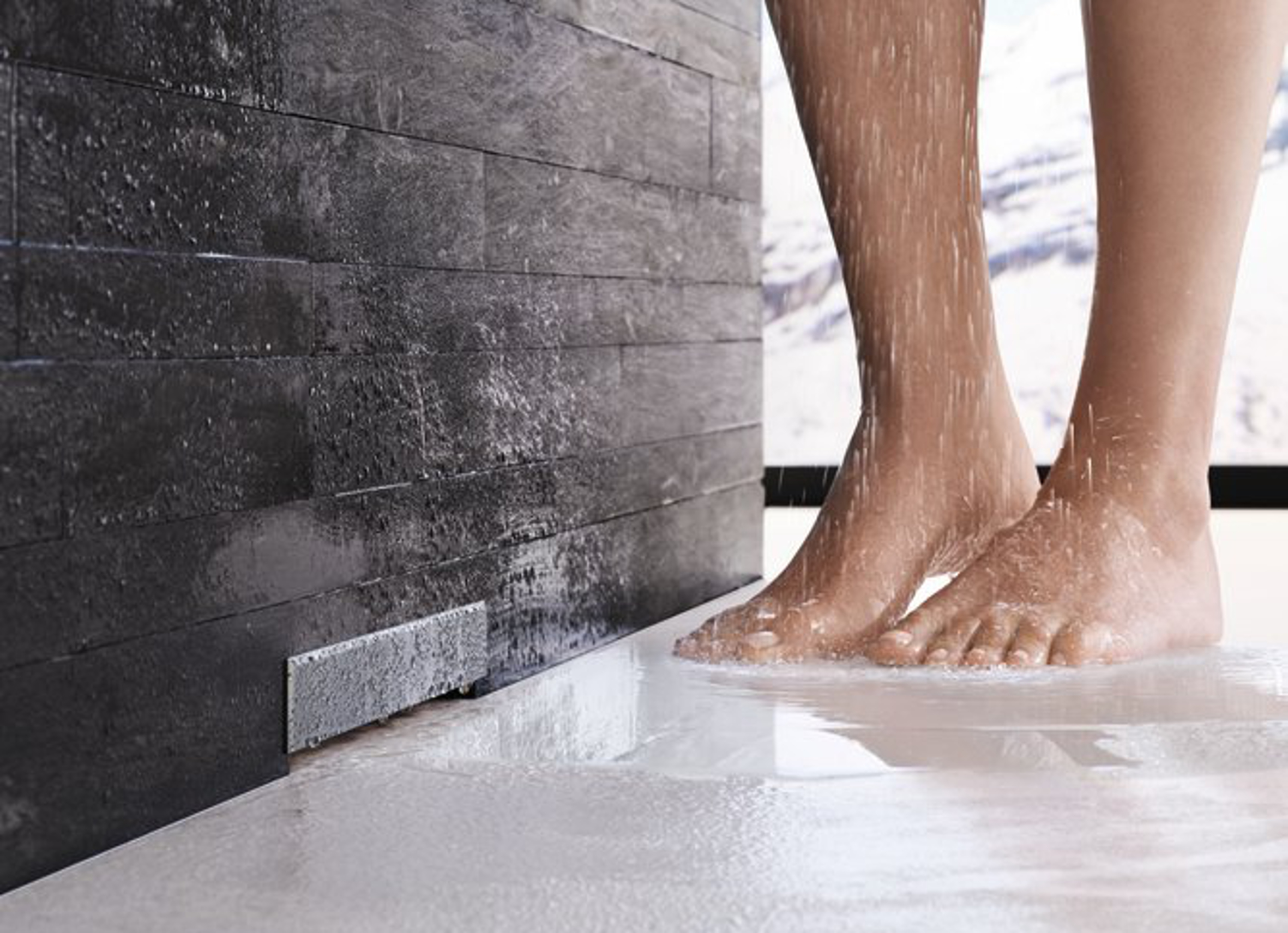 Med sluk p&aring; vegg har man st&oslash;rre muligheter n&aring;r det gjelder gulv.