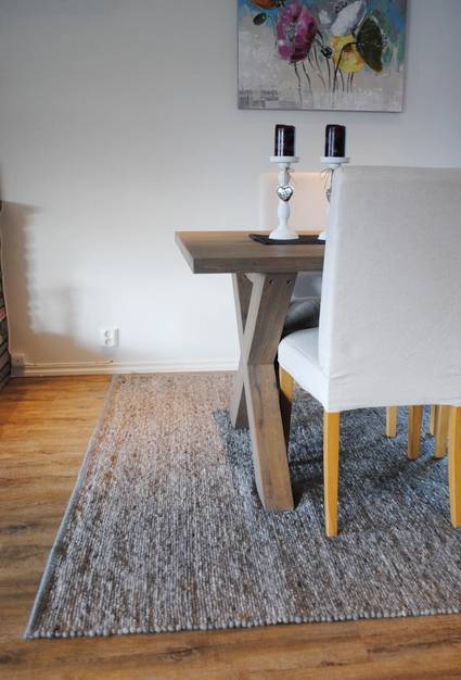 Vevde ulltepper selger godt for tiden. Her er Geilo 0028 fra Teppeabo, et flatvevd teppe i ull.