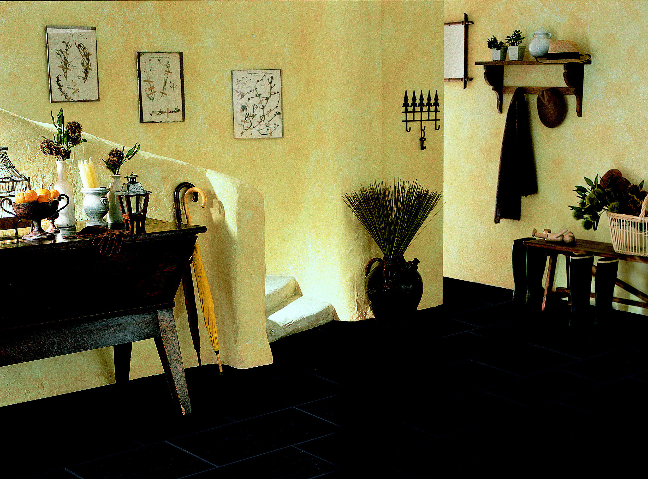 Med våtromsvinyl får du et gulv som er garantert vanntett og sikkert. Og i sammenligning med mange andre materialer er det også et meget prisgunstig og klokt valg, både når det gjelder material- og arbeidskostnader.