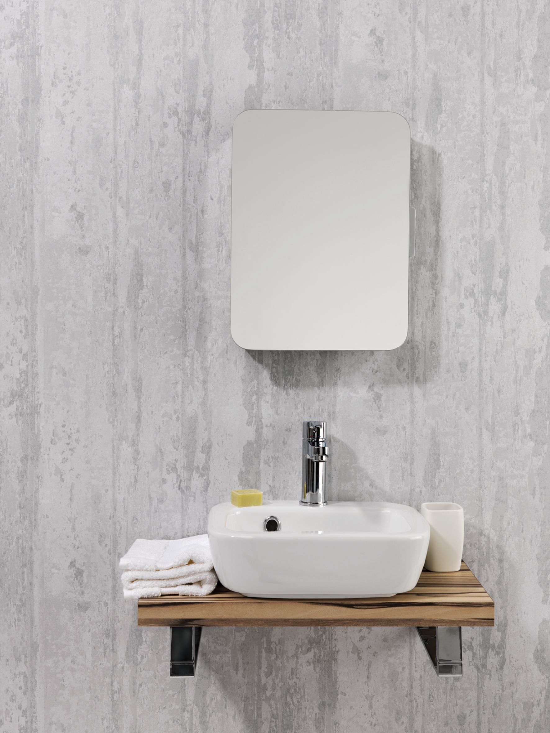 Borge har våtromstapet som imiterer betong.