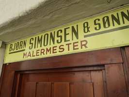 GOD TRADISJON: Bjørn Simonsen & Sønner ble etablert i 1931. I dag ledes den tradisjonsrike bedriften av Morten Simonsen. Han er tredje generasjon malermester.