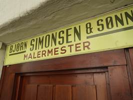 <b>GOD TRADISJON:</b> Bjørn Simonsen & Sønner ble etablert i 1931. I dag ledes den tradisjonsrike bedriften av Morten Simonsen. Han er tredje generasjon malermester.